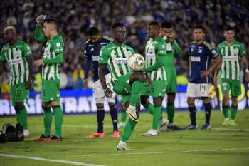 Campuzano y Marino Hinestroza: los nombres que Boca y Nacional ponen sobre la mesa